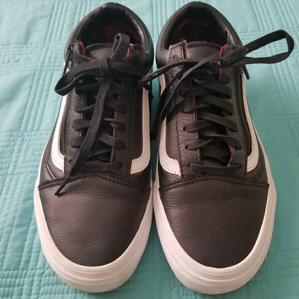 Vans "Off the Wall" Shoes, SIZE 6